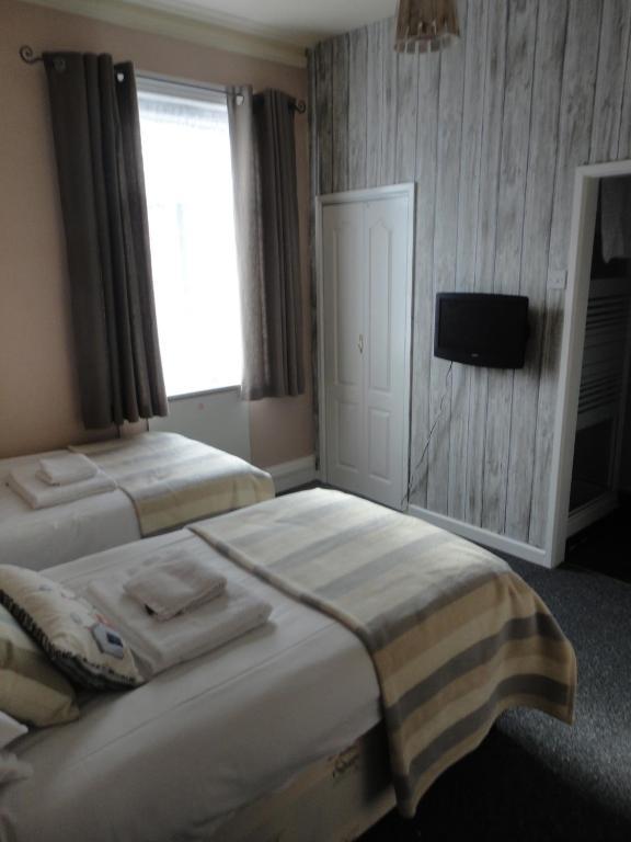 Waves In Bed and Breakfast Μπόρνμουθ Εξωτερικό φωτογραφία