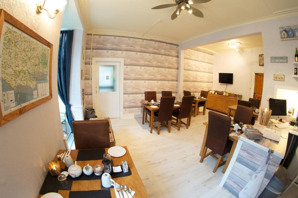 Waves In Bed and Breakfast Μπόρνμουθ Εξωτερικό φωτογραφία